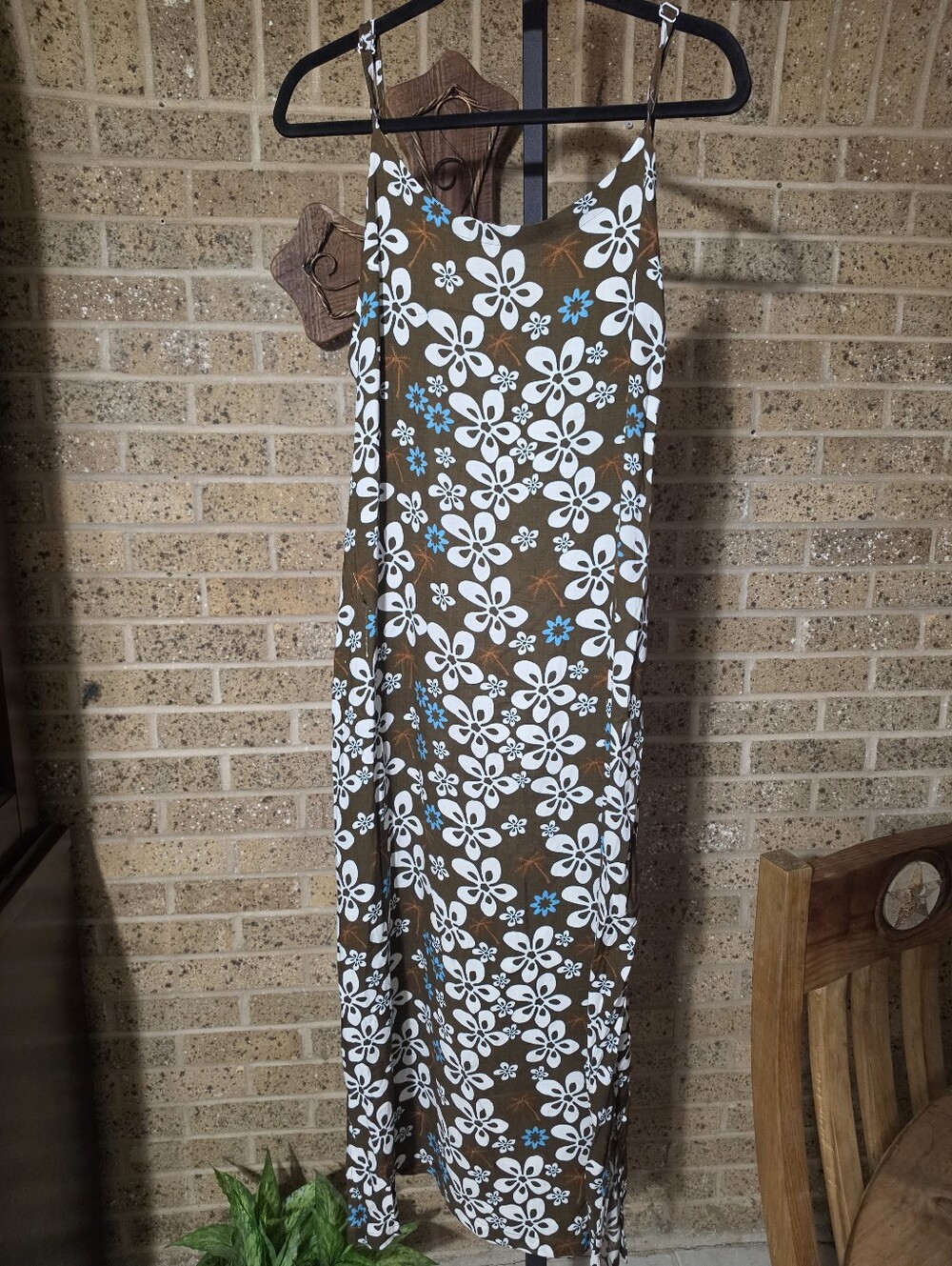 NWT Women's Clear Blue Sky Maxi Dress. Size L. Brown